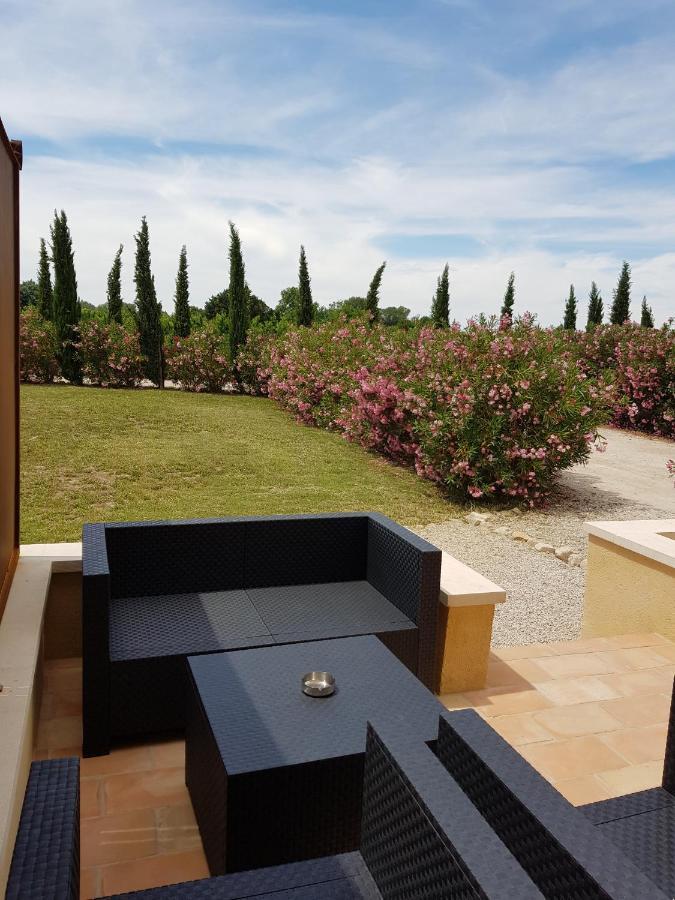 Le Mas De Guiguite Mezoargues ภายนอก รูปภาพ